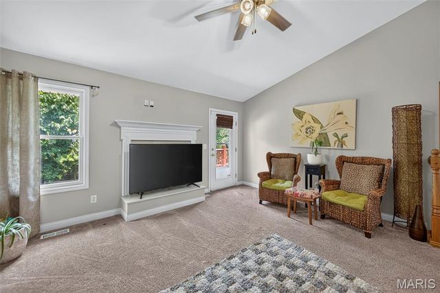 384-386 Shadow Pines Drive, Wentzville, MO 63385