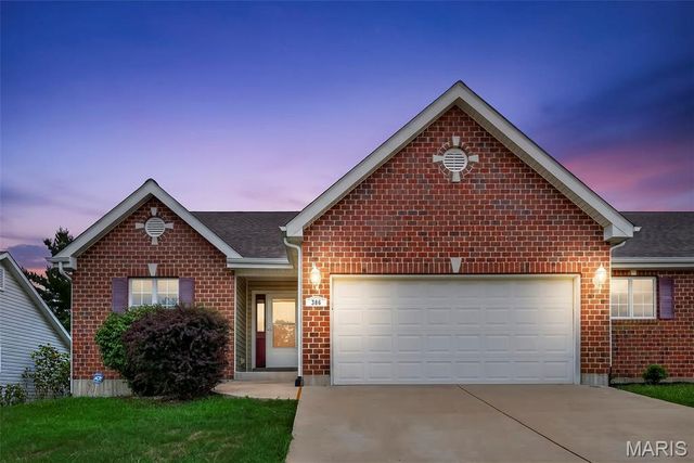 384-386 Shadow Pines Drive, Wentzville, MO 63385