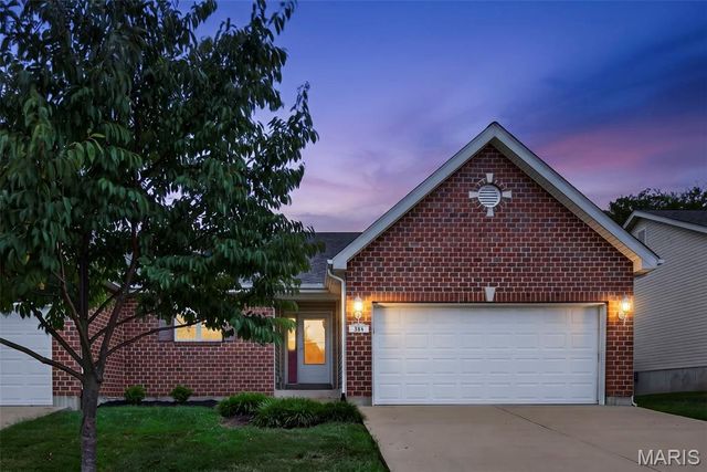 384-386 Shadow Pines Drive, Wentzville, MO 63385