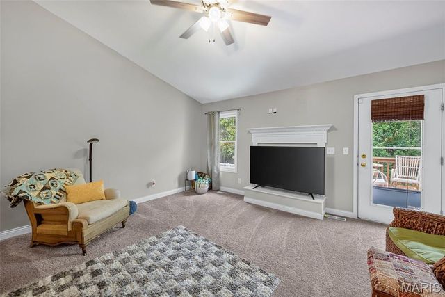 384-386 Shadow Pines Drive, Wentzville, MO 63385