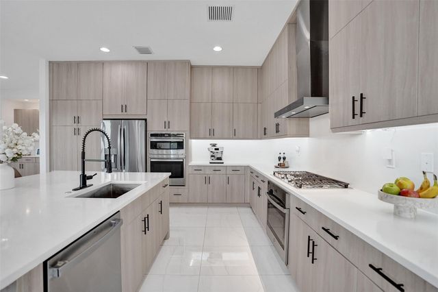 20044 Hirono Lane, Boca Raton, FL 33434