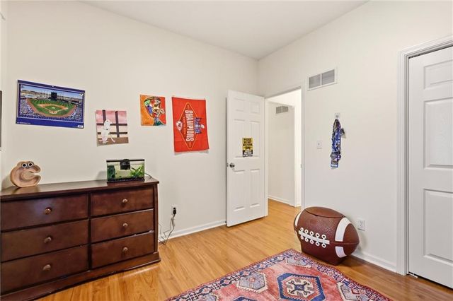 11305 N Holly Street, Kansas City, MO 64155