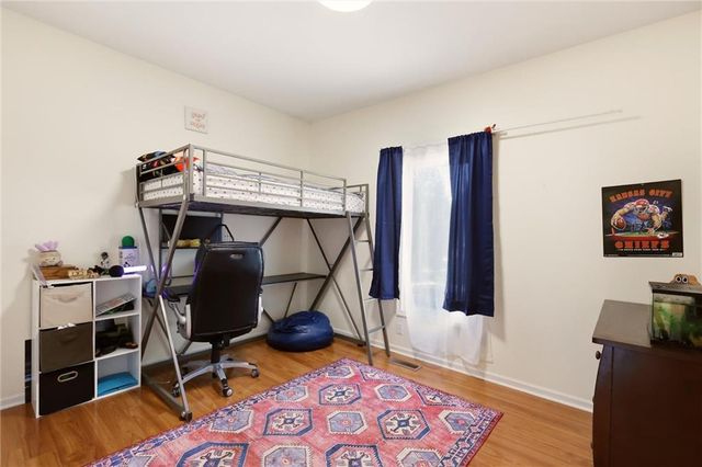 11305 N Holly Street, Kansas City, MO 64155
