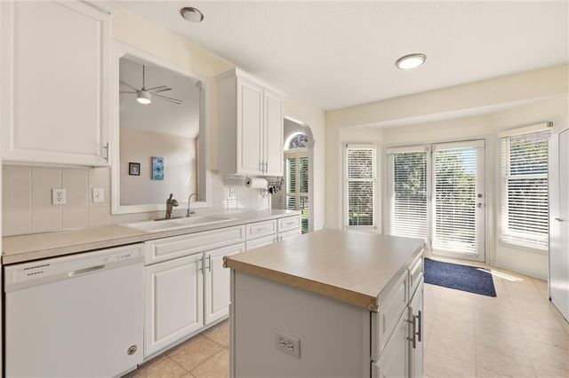 11305 N Holly Street, Kansas City, MO 64155