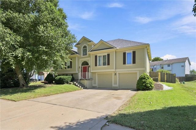 11305 N Holly Street, Kansas City, MO 64155