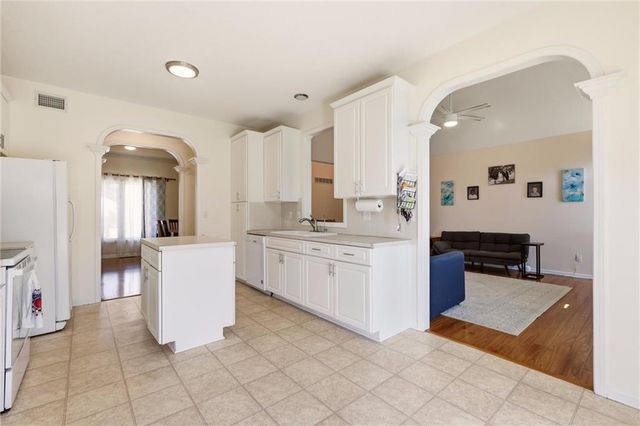 11305 N Holly Street, Kansas City, MO 64155