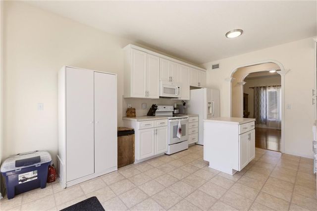 11305 N Holly Street, Kansas City, MO 64155