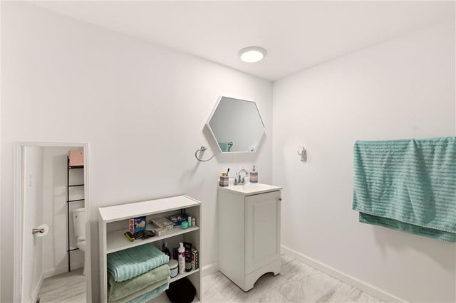11305 N Holly Street, Kansas City, MO 64155