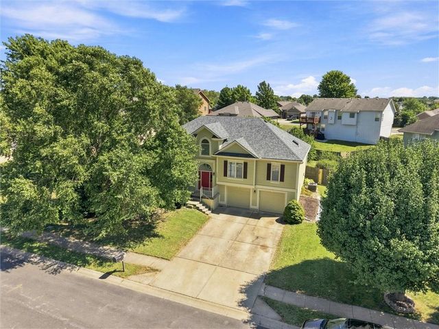 11305 N Holly Street, Kansas City, MO 64155