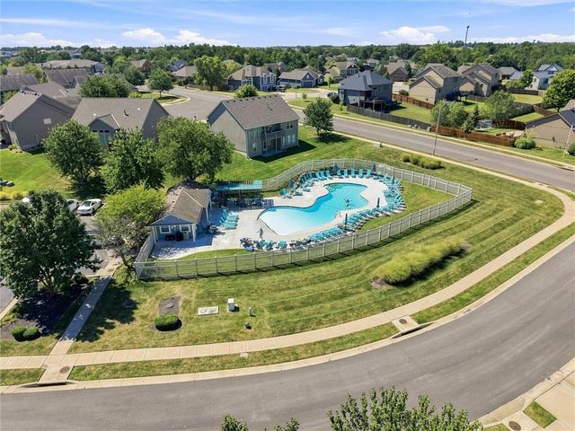 11305 N Holly Street, Kansas City, MO 64155