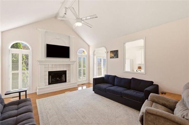 11305 N Holly Street, Kansas City, MO 64155