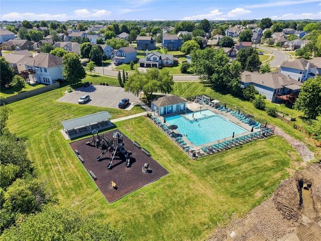 11305 N Holly Street, Kansas City, MO 64155