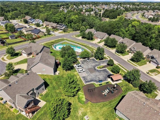 11305 N Holly Street, Kansas City, MO 64155