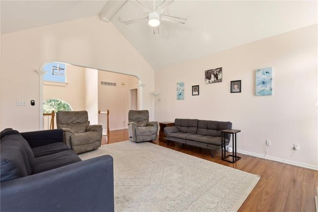 11305 N Holly Street, Kansas City, MO 64155