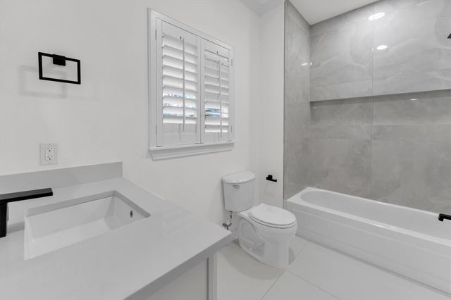 30 E Wedgemere Circle, The Woodlands, TX 77381