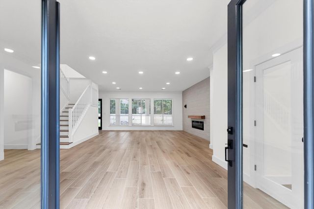 30 E Wedgemere Circle, The Woodlands, TX 77381