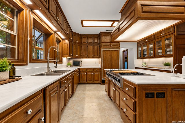 9 SCARBOROUGH SQ, San Antonio, TX 78218