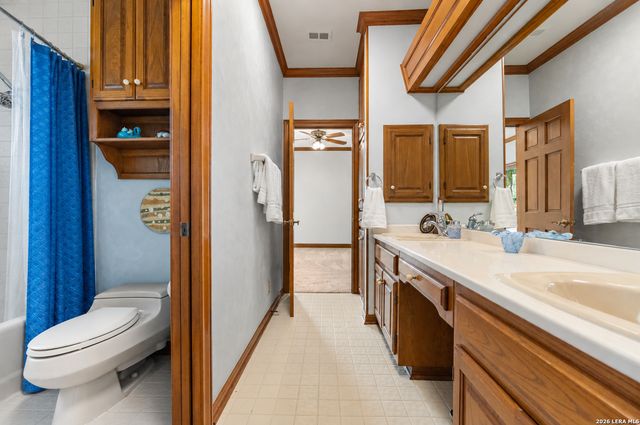 9 SCARBOROUGH SQ, San Antonio, TX 78218