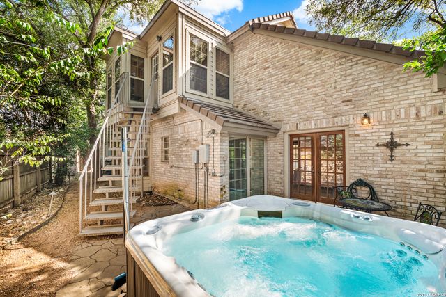 9 SCARBOROUGH SQ, San Antonio, TX 78218