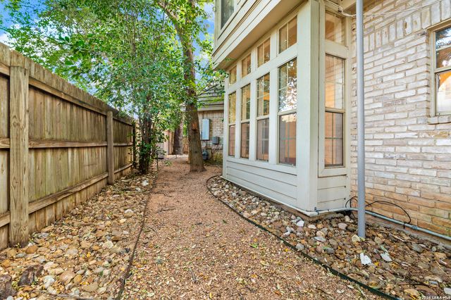 9 SCARBOROUGH SQ, San Antonio, TX 78218
