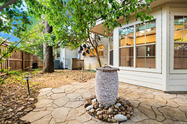 9 SCARBOROUGH SQ, San Antonio, TX 78218