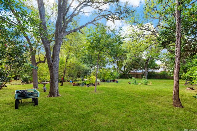 9 SCARBOROUGH SQ, San Antonio, TX 78218