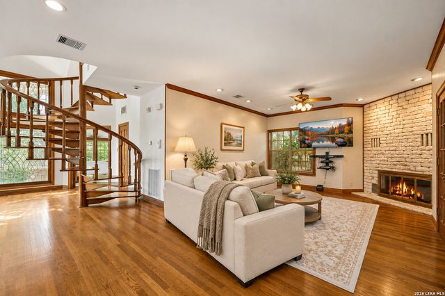 9 SCARBOROUGH SQ, San Antonio, TX 78218
