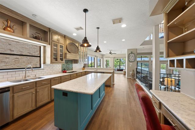 13418 Northshore Drive, Montgomery, TX 77356