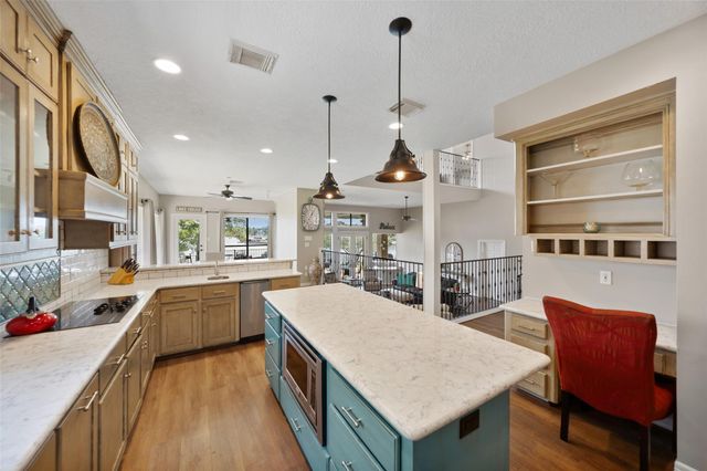13418 Northshore Drive, Montgomery, TX 77356