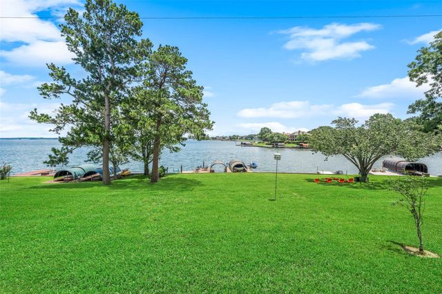 13418 Northshore Drive, Montgomery, TX 77356