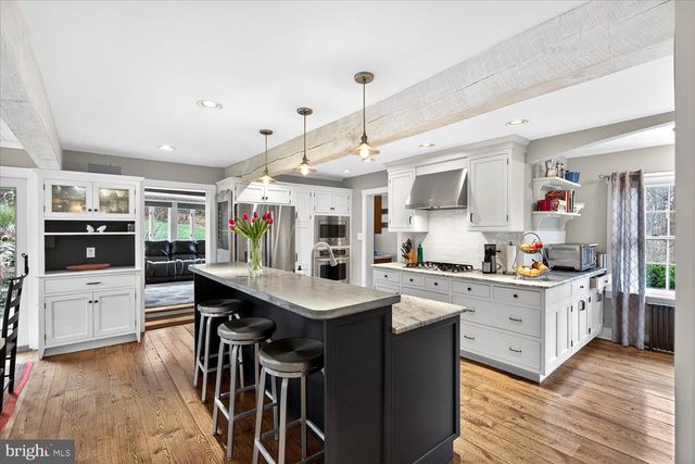 2838 HARRISBURG PIKE, Lancaster, PA 17601