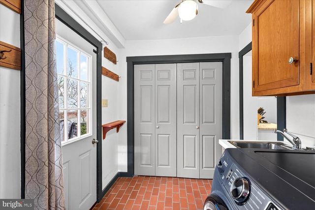 2838 HARRISBURG PIKE, Lancaster, PA 17601