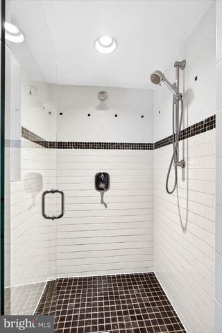 2838 HARRISBURG PIKE, Lancaster, PA 17601