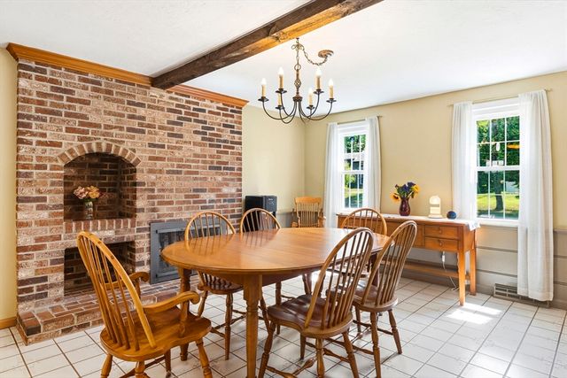 5 Redwood St, Townsend, MA 01469