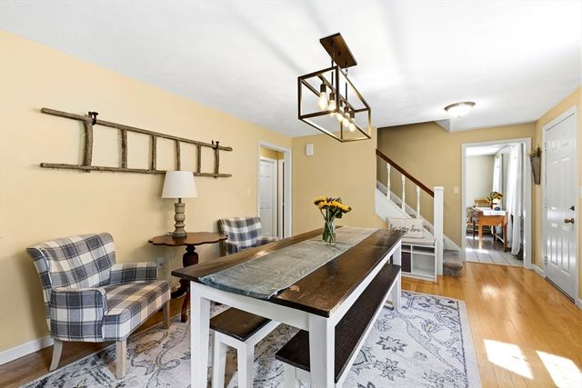 5 Redwood St, Townsend, MA 01469