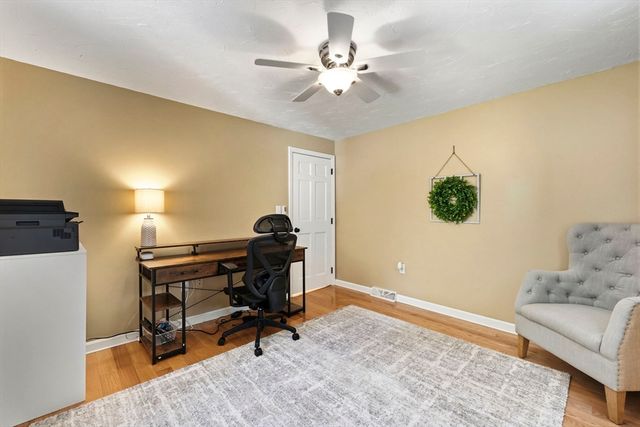 5 Redwood St, Townsend, MA 01469