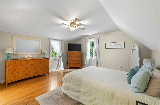 5 Redwood St, Townsend, MA 01469
