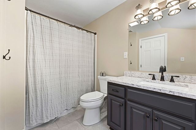 5 Redwood St, Townsend, MA 01469