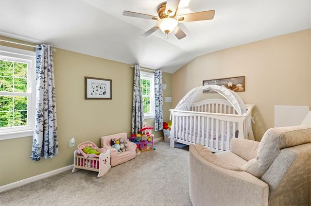 5 Redwood St, Townsend, MA 01469
