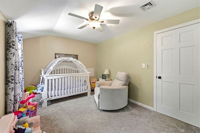 5 Redwood St, Townsend, MA 01469