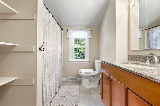 5 Redwood St, Townsend, MA 01469