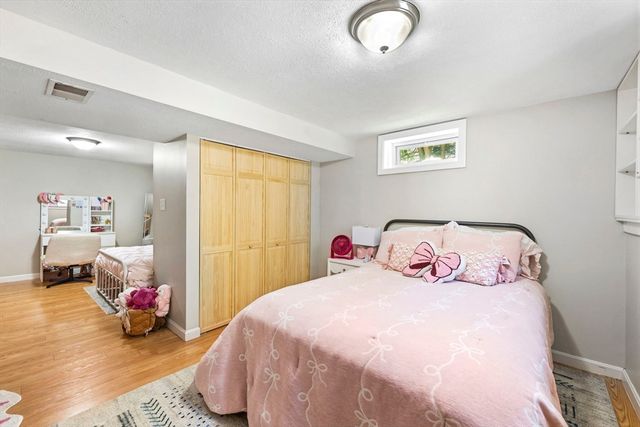 5 Redwood St, Townsend, MA 01469