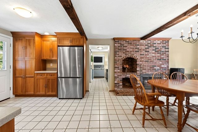 5 Redwood St, Townsend, MA 01469