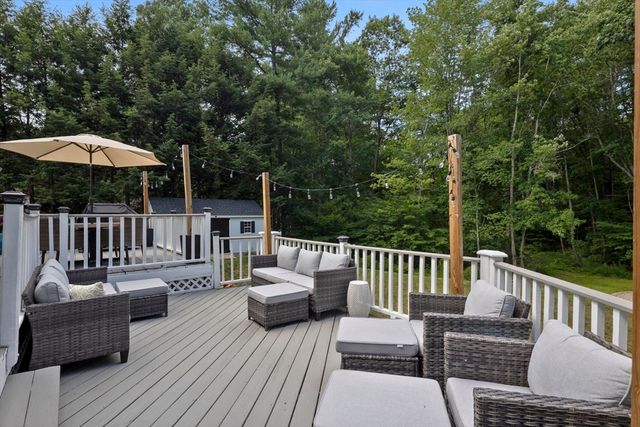 5 Redwood St, Townsend, MA 01469