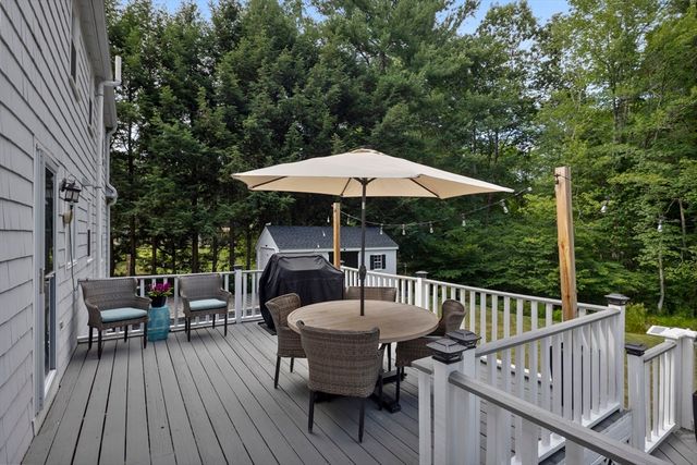 5 Redwood St, Townsend, MA 01469