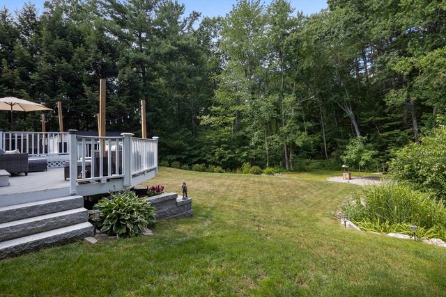 5 Redwood St, Townsend, MA 01469