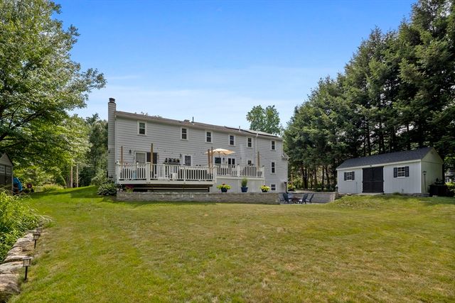 5 Redwood St, Townsend, MA 01469