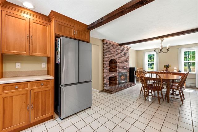 5 Redwood St, Townsend, MA 01469