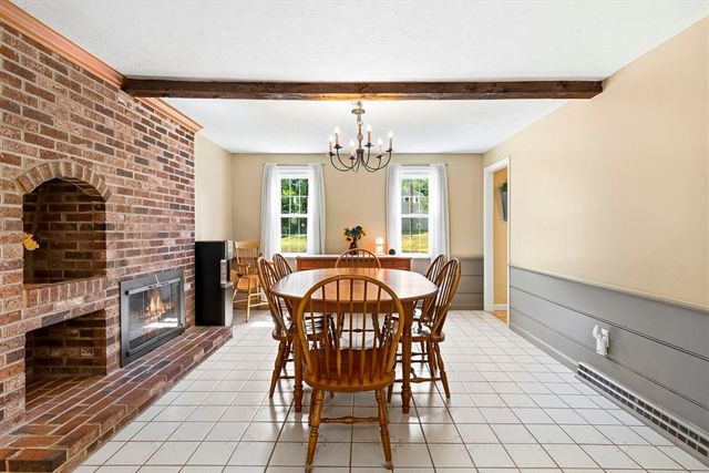 5 Redwood St, Townsend, MA 01469