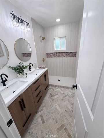 1452 W 61st, Los Angeles, CA 90047